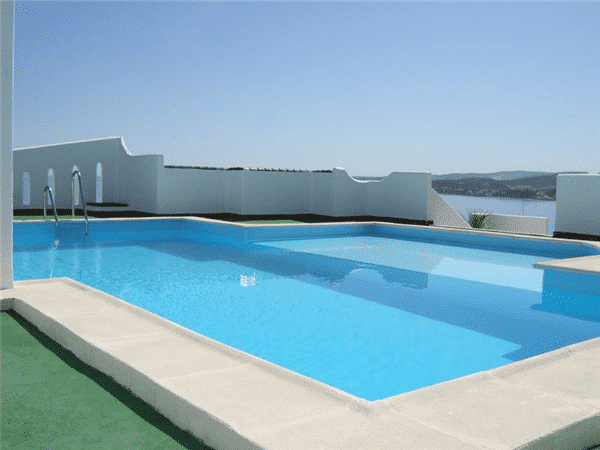 PINA02_Swimming_pool_on_roof
