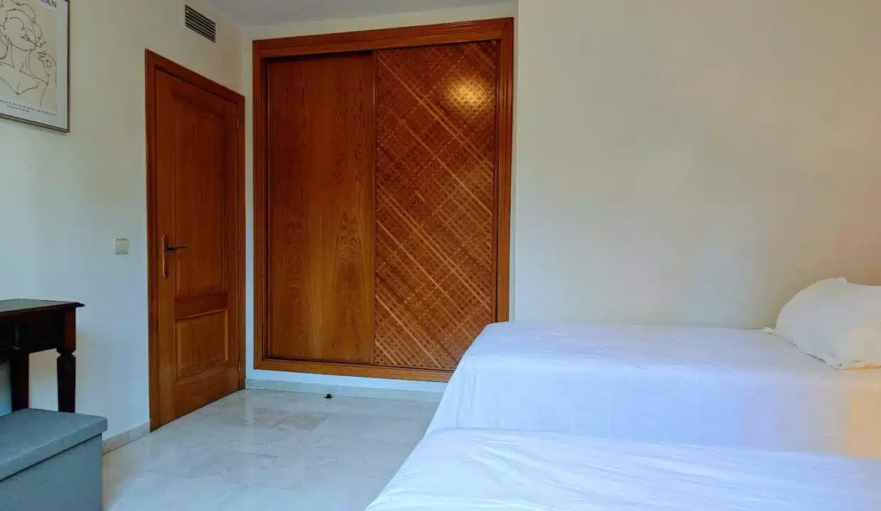 Bedroom with two single beds, wooden wardrobe – apartment for rent, Terrazas de Costalita, Estepona (ref. AL037)