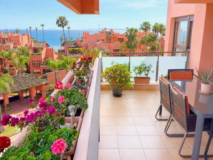 Holiday rental in Las Salinas Guadalmansa Estepona